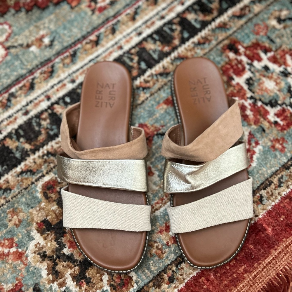 Multi tone slip on sandal